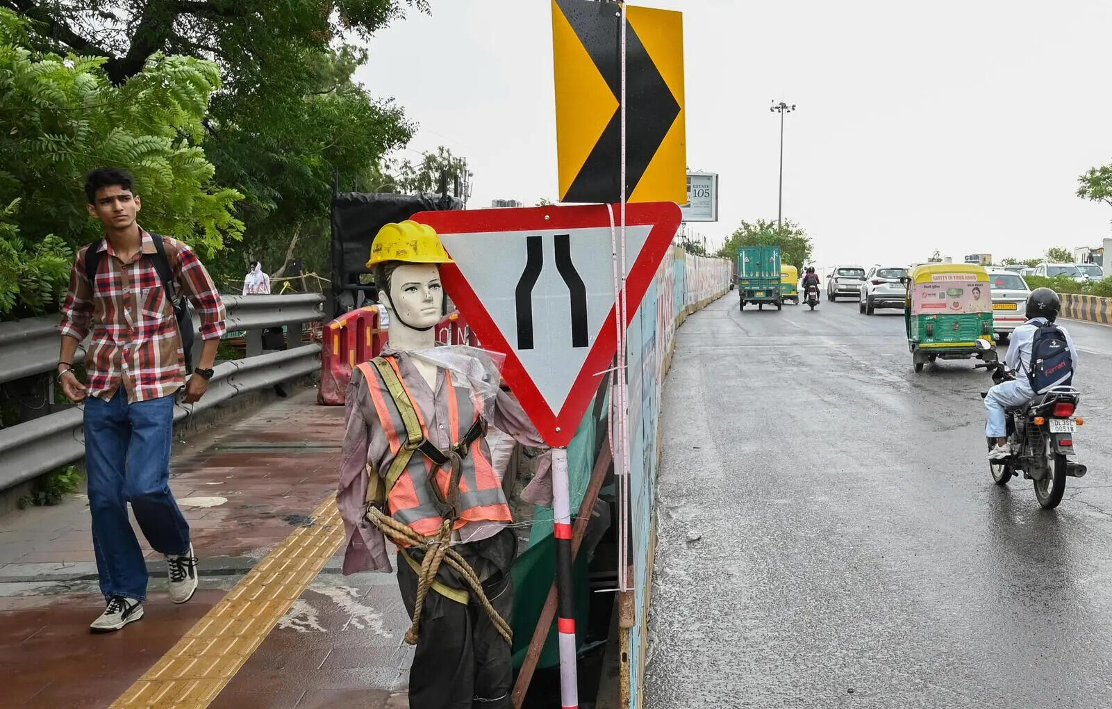 Ashram closure, Azadpur works to disrupt traffic across Delhi