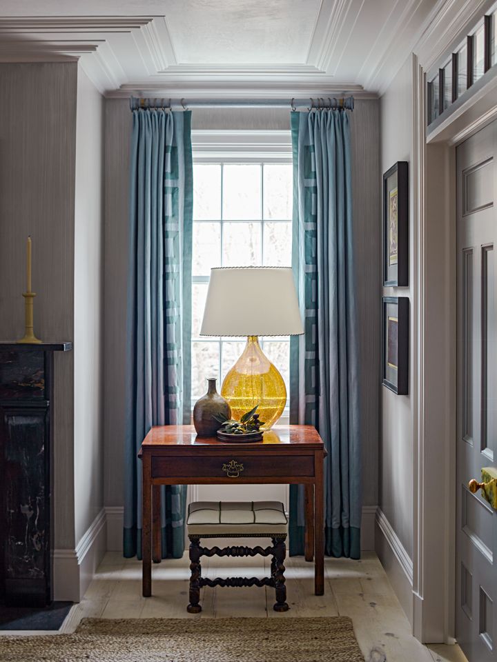 blue curtains lamp
