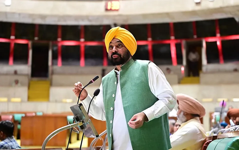 Mann rejects Akal Takht edict as opposition demands resignation