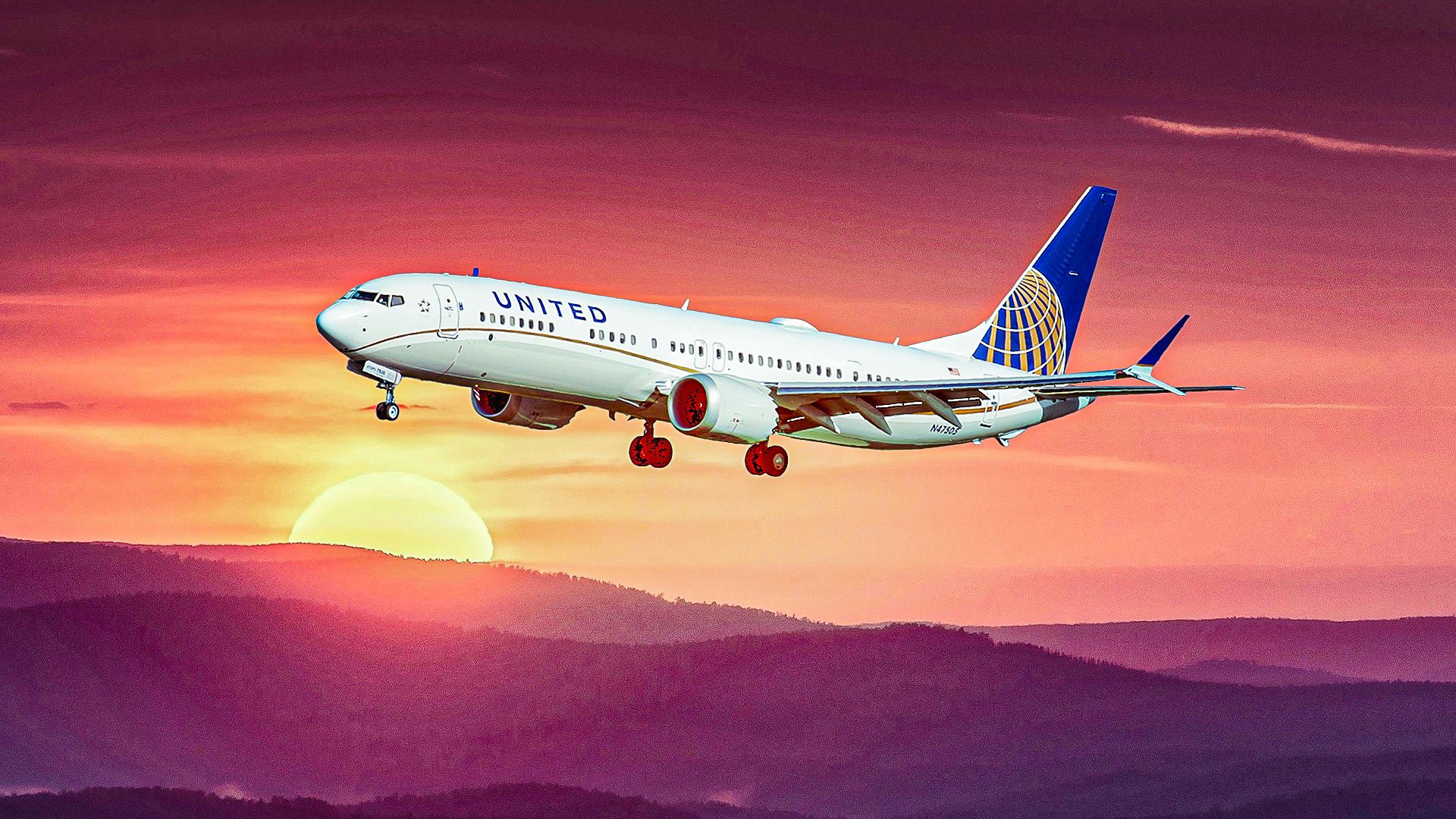 United pilot hits duty limit 1 minute before takeoff, stranding ...