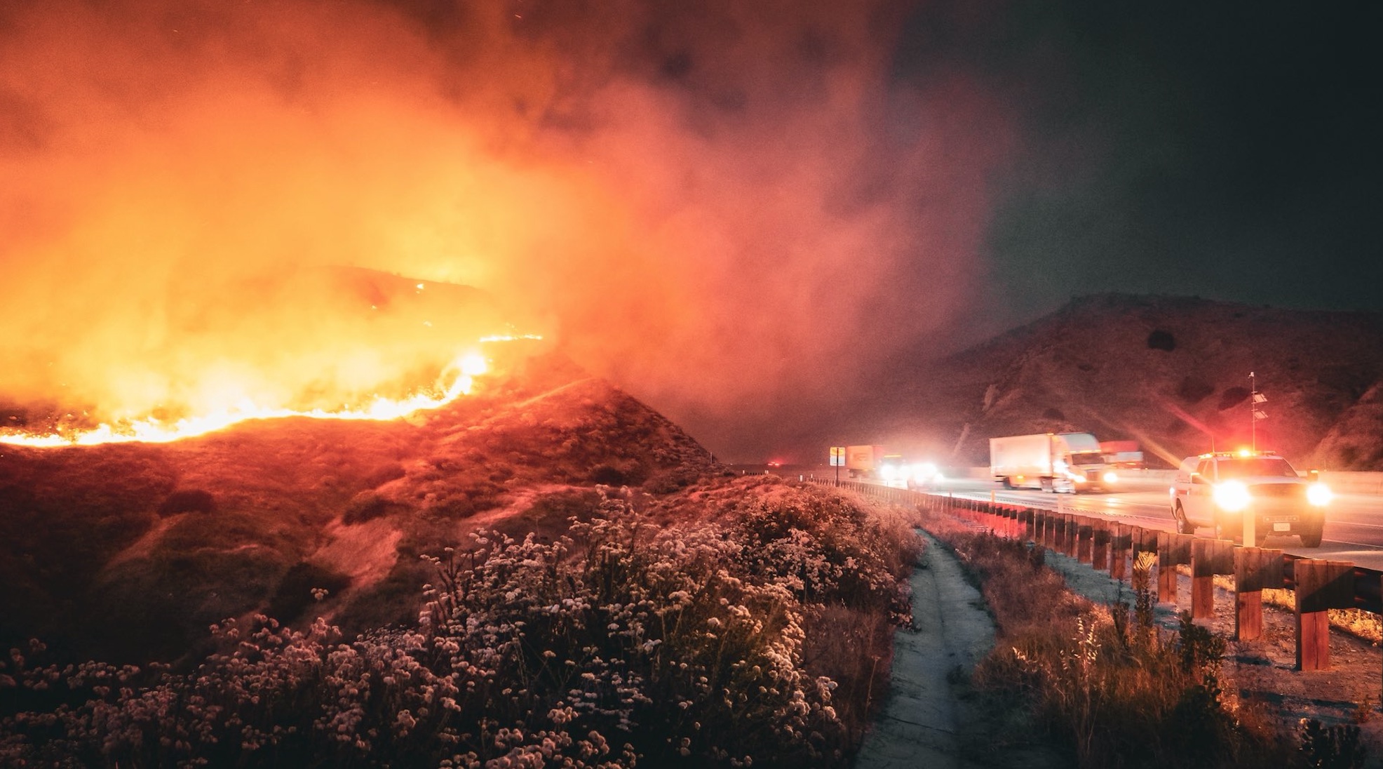 Fire in Riverside County's Badlands scorches nearly 3,100 acres