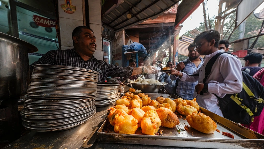 leftover-rice-finds-new-life-in-crispy-indian-pakoras