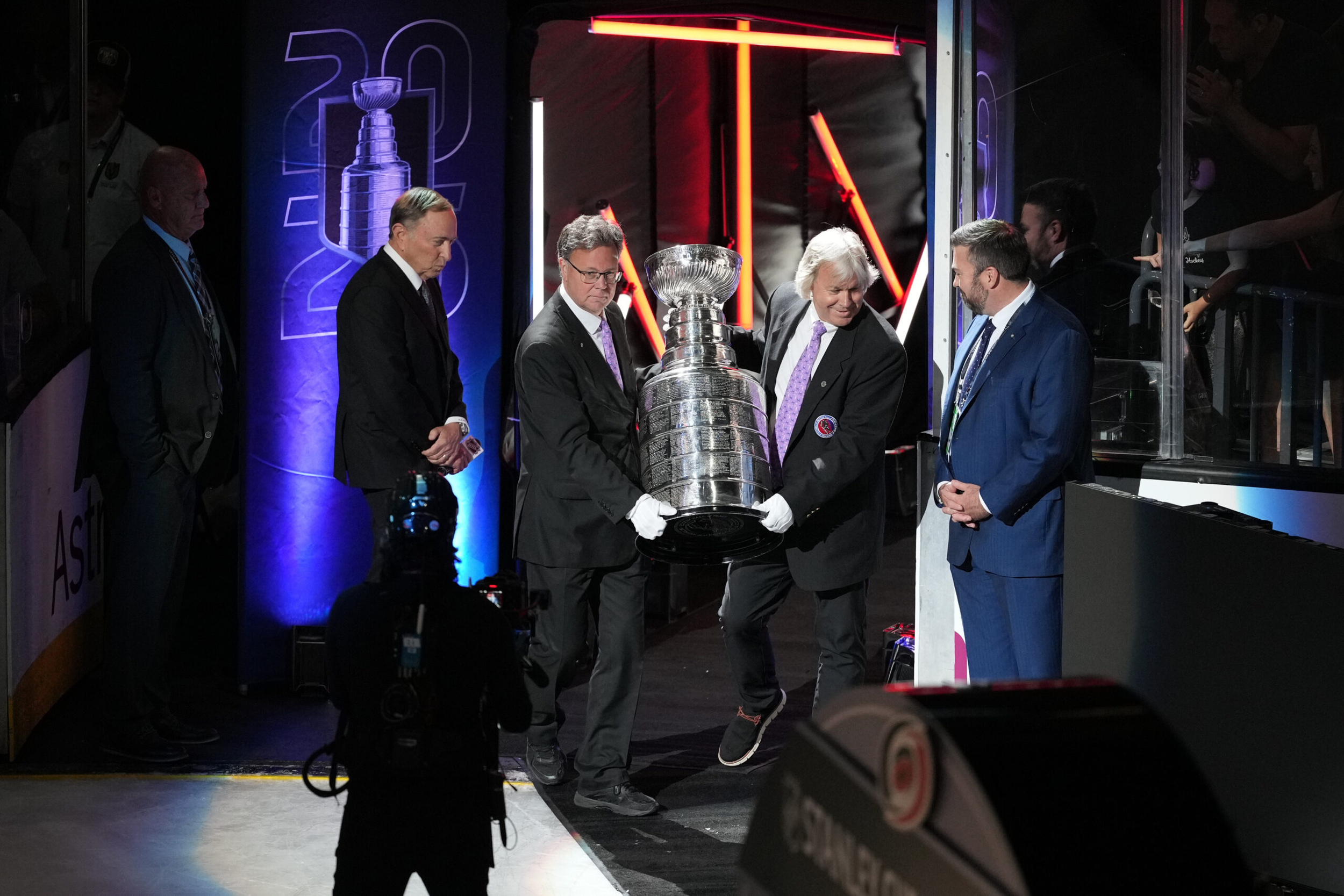 Oilers open with third-best 2026-27 Stanley Cup odds