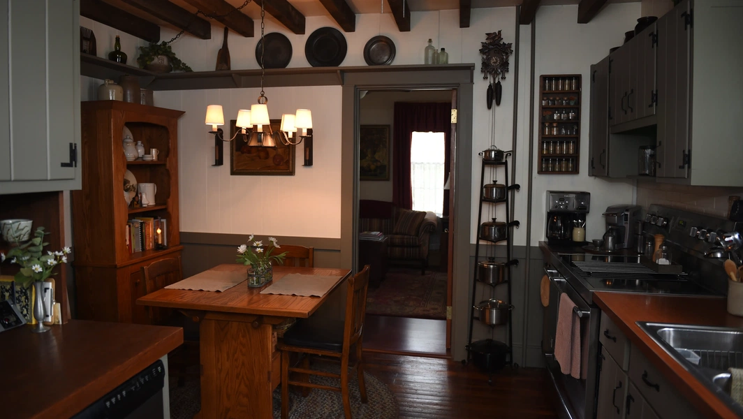life-and-traditions-inside-amish-homes