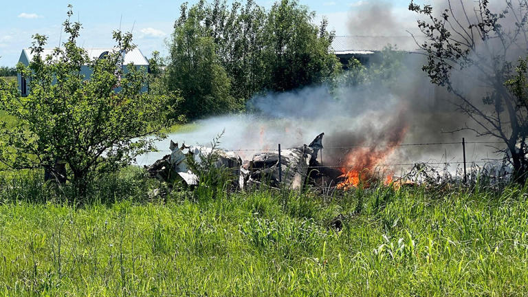 Pennsylvania man among 12 killed after skydiving plane crashes in Missouri