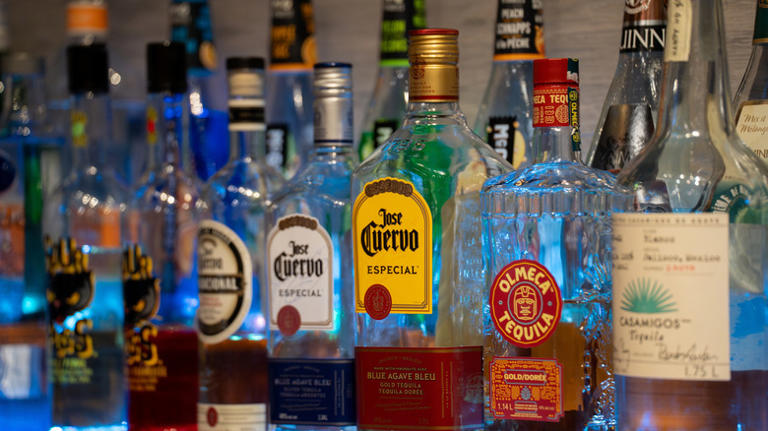 Why margaritas always taste better at a bar