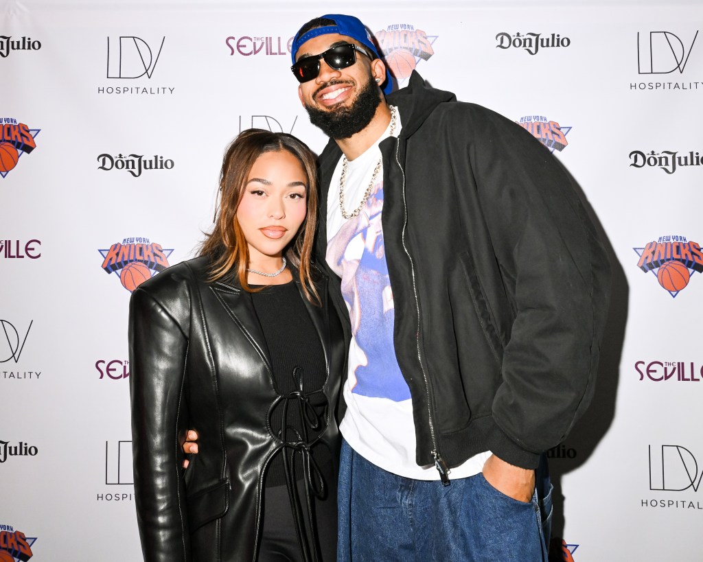 Timothee Chalamet helps the New York Knicks celebrate with tequila and ...