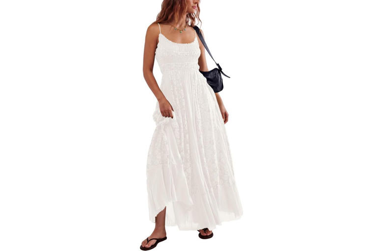 sarah jessica parker lace dress Looking Back on Sarah Jessica Parker's Most Iconic Fashion Moments