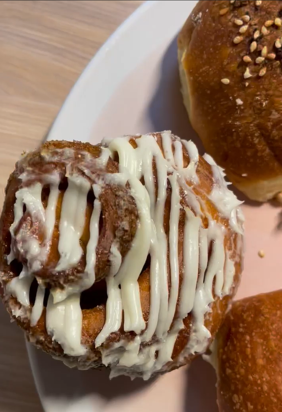 Classic kolache varieties and sweet roll flavors explained