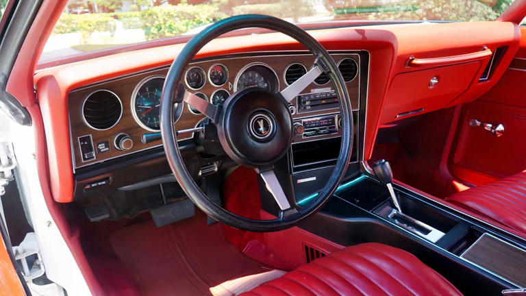 The Pontiac that hit 200 HP without a Trans Am badge