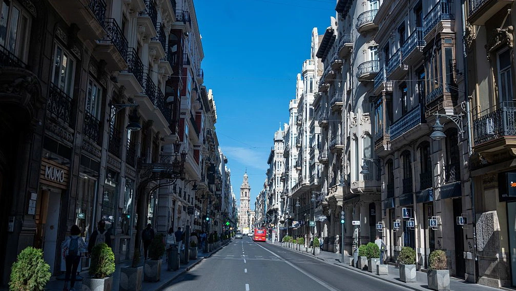 valencia-s-charm-goes-beyond-the-beach-life