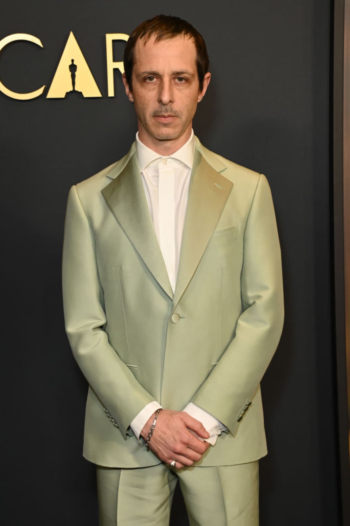how tall is jeremy strong