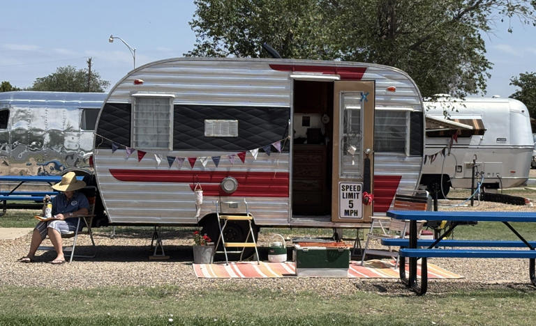 RV tin can caravan forms new friendships on Route 66 travels