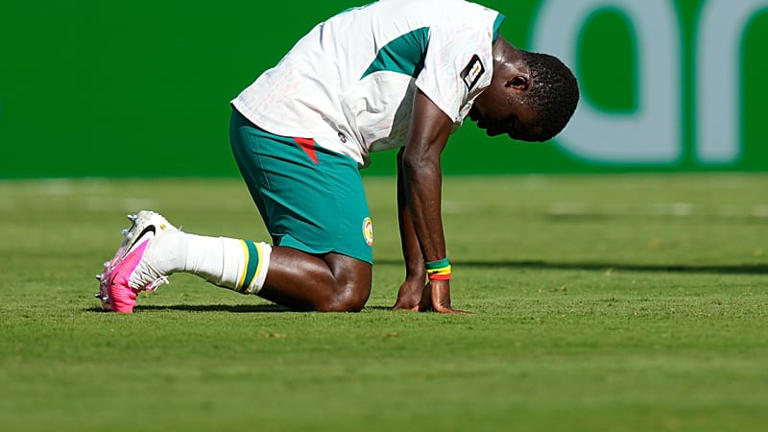 Le Sénégalais Bamba Dieng à la fin du match du group I de la Coupe du monde contre la France à East Rutherford, dans le New Jersey, près de New York, le 16 juin 2026