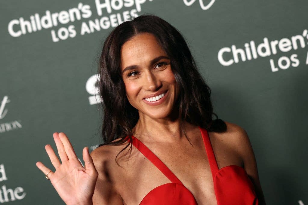 Meghan's skin glows on the red carpet