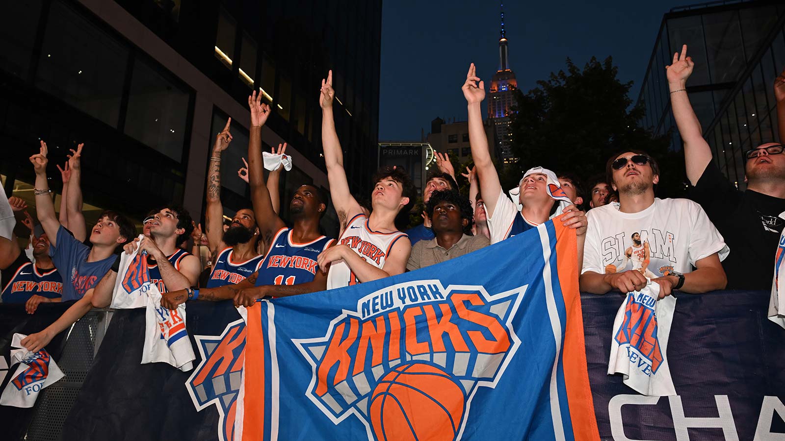 Where Knicks fans can find NBA champs street signs in Manhattan