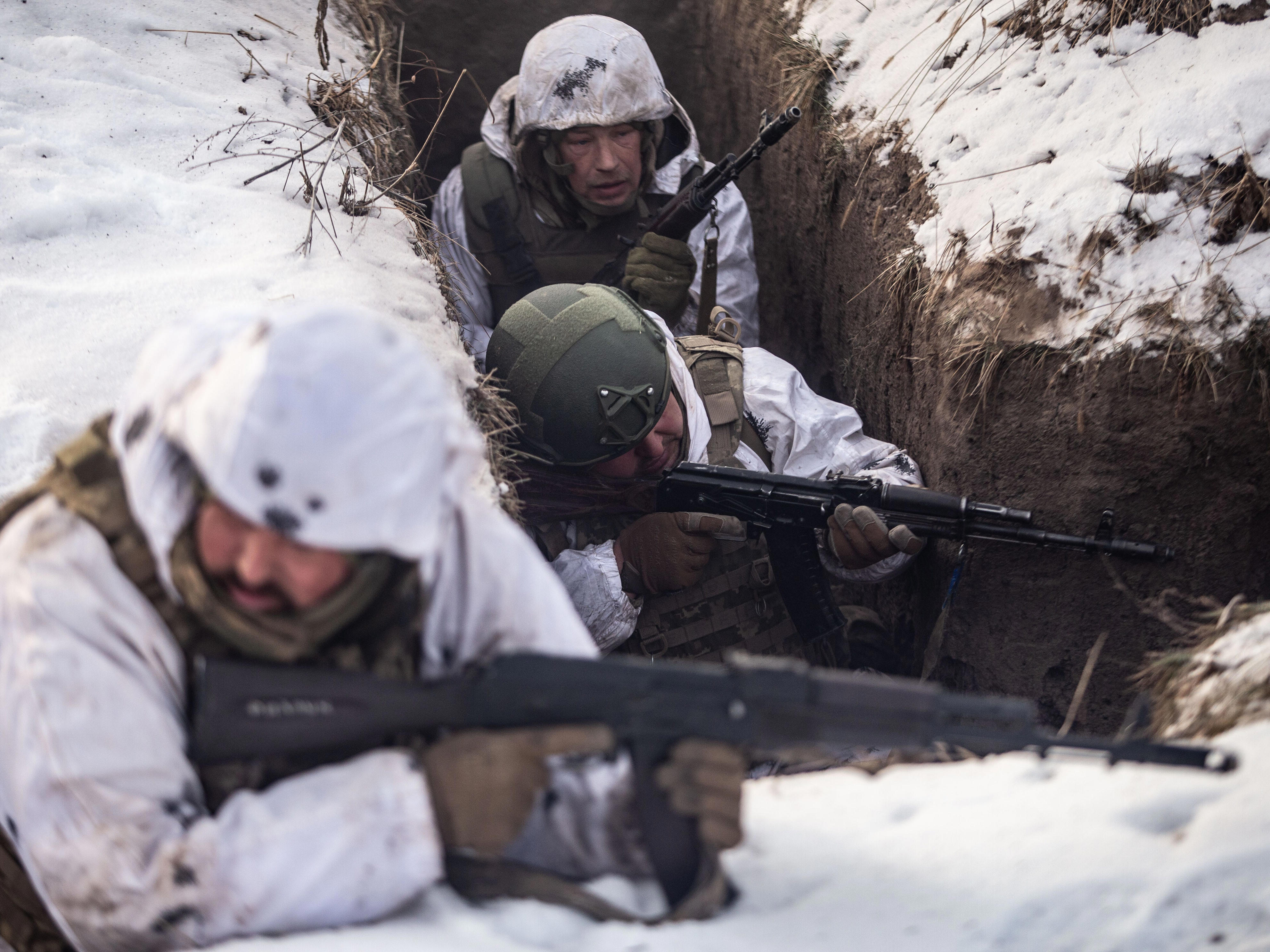 Ukrainian troops to receive $10,000 monthly bonuses for combat success