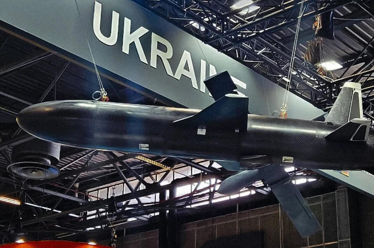 Équipé d'un turboréacteur, le drone kamikaze ukrainien UAV peut frapper des cibles terrestres et maritimes dans un rayon de 650 km avec une charge explosive de 100 kg. Stock/Ukrainska Pravda