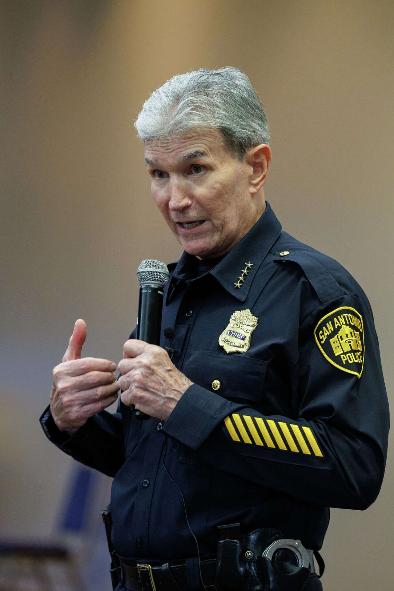 San Antonio SWAT officer, wanted man wounded in shootout during warrant ...