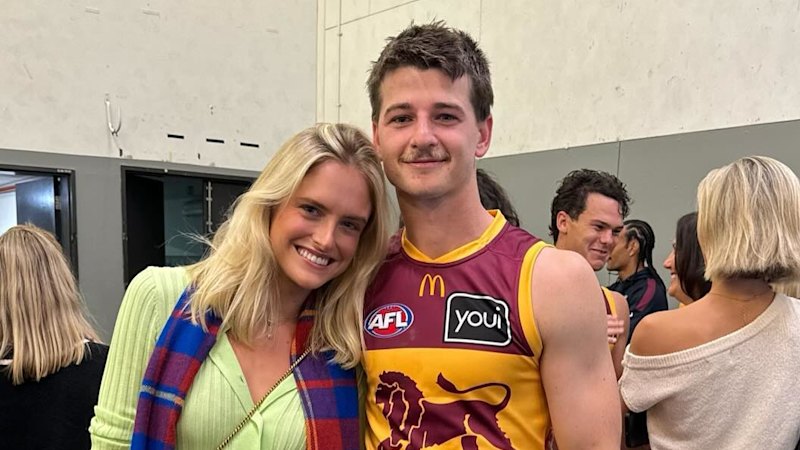 Essendon player Jaxon Prior engaged to girlfriend Bronte Thompson weeks ...