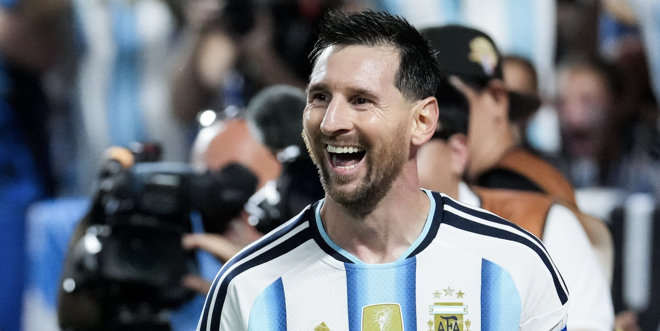 messi-ontsnapt-op-glorieuze-avond-aan-een-rode-kaart-bij-argentini