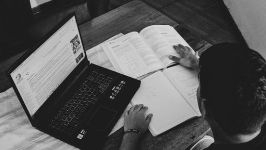 IIT alum recalls struggle with pressure and failure after GPA fell from ...