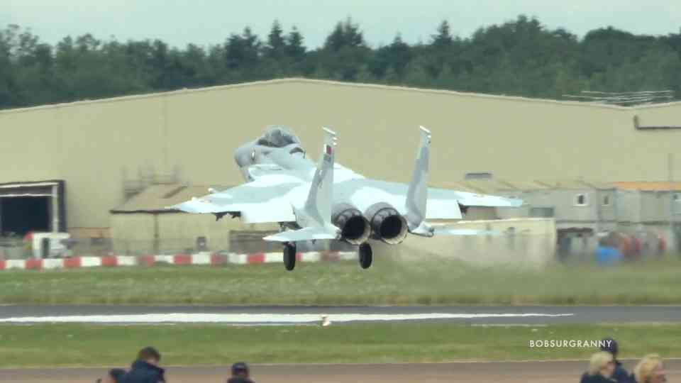 Watch the F-15QA demo go vertical - then the raptor-like moves start