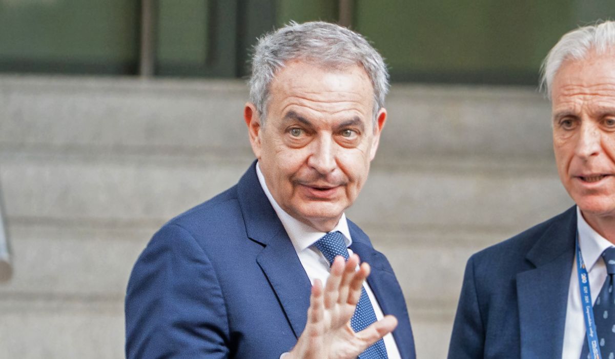 La Fiscalía pide al juez que retire el pasaporte a Zapatero y le ...