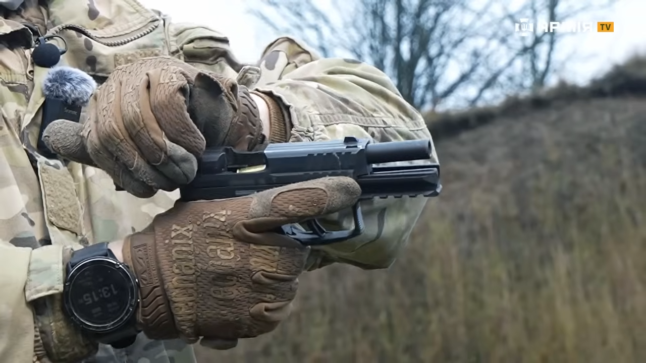Watch special forces test Germany's HK SFP9-SF in combat conditions
