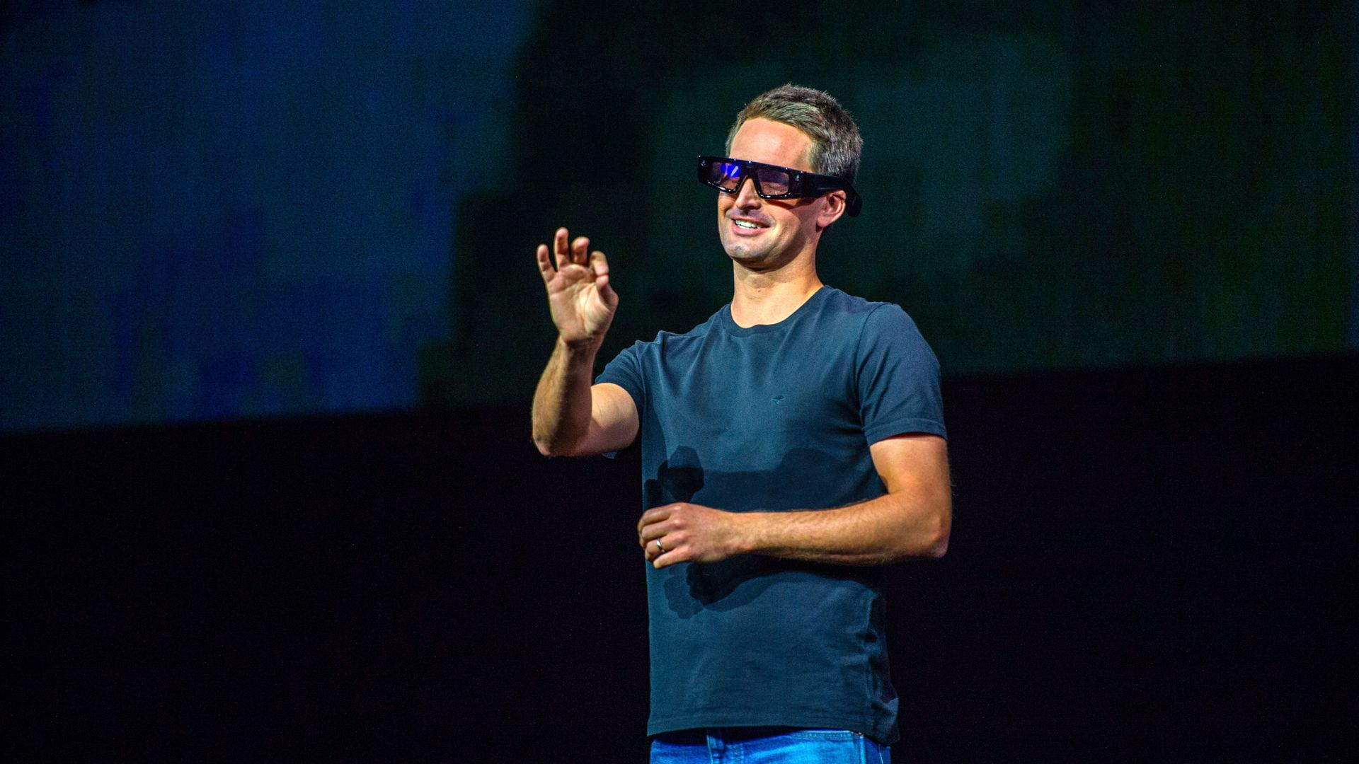 Snap Specs: Snapchat-Firma bringt erste richtige AR-Brille mit Mini ...