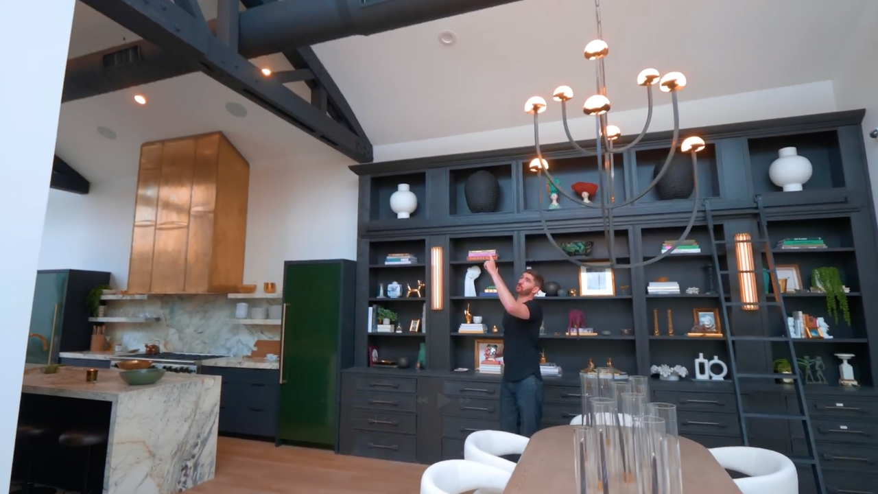 Curated visual reference: Gallery Detail: Inside A 3 500 000 Chicago Loft Erik Van Conover