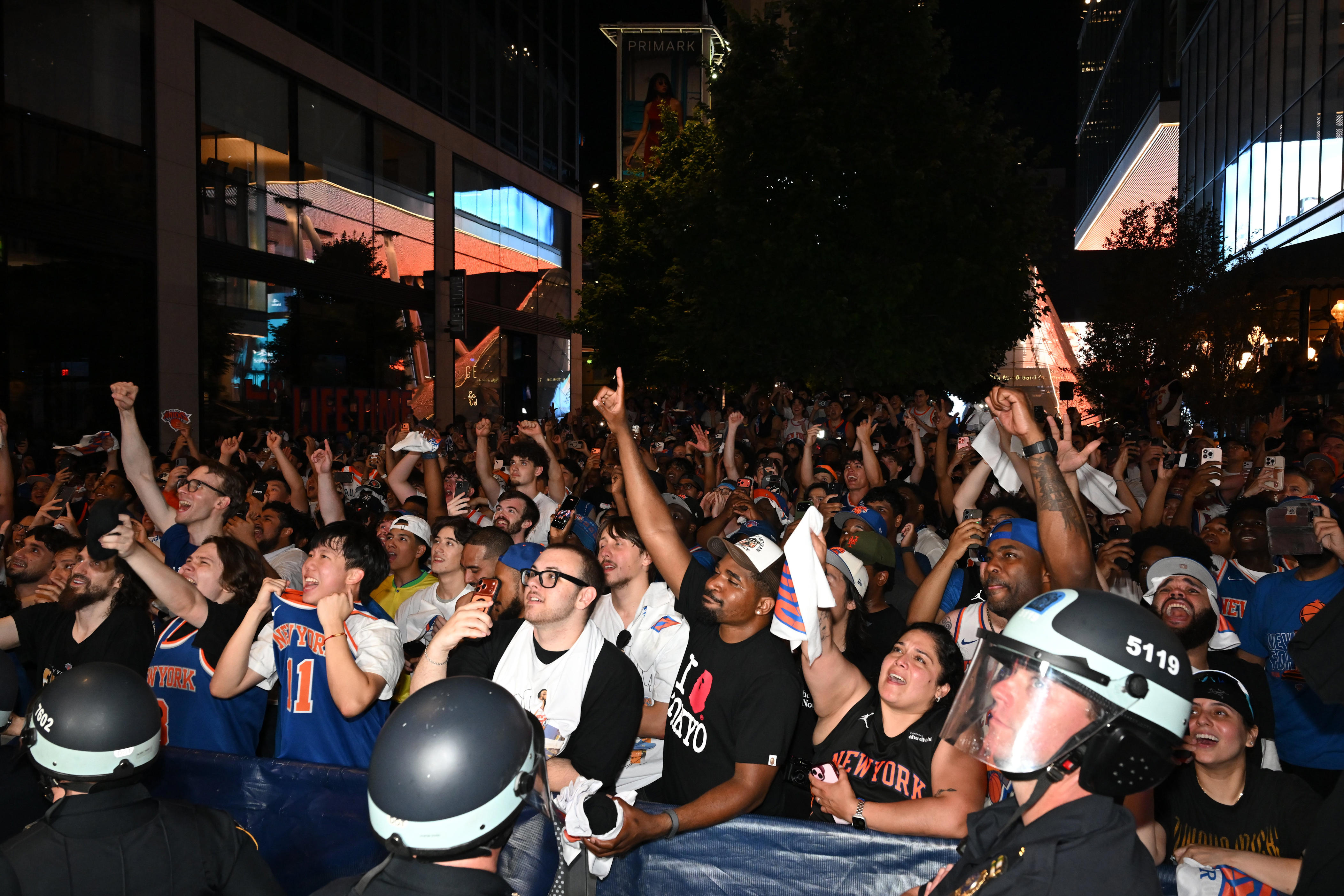 What is the route for NY Knicks parade? Date, start time, how to watch
