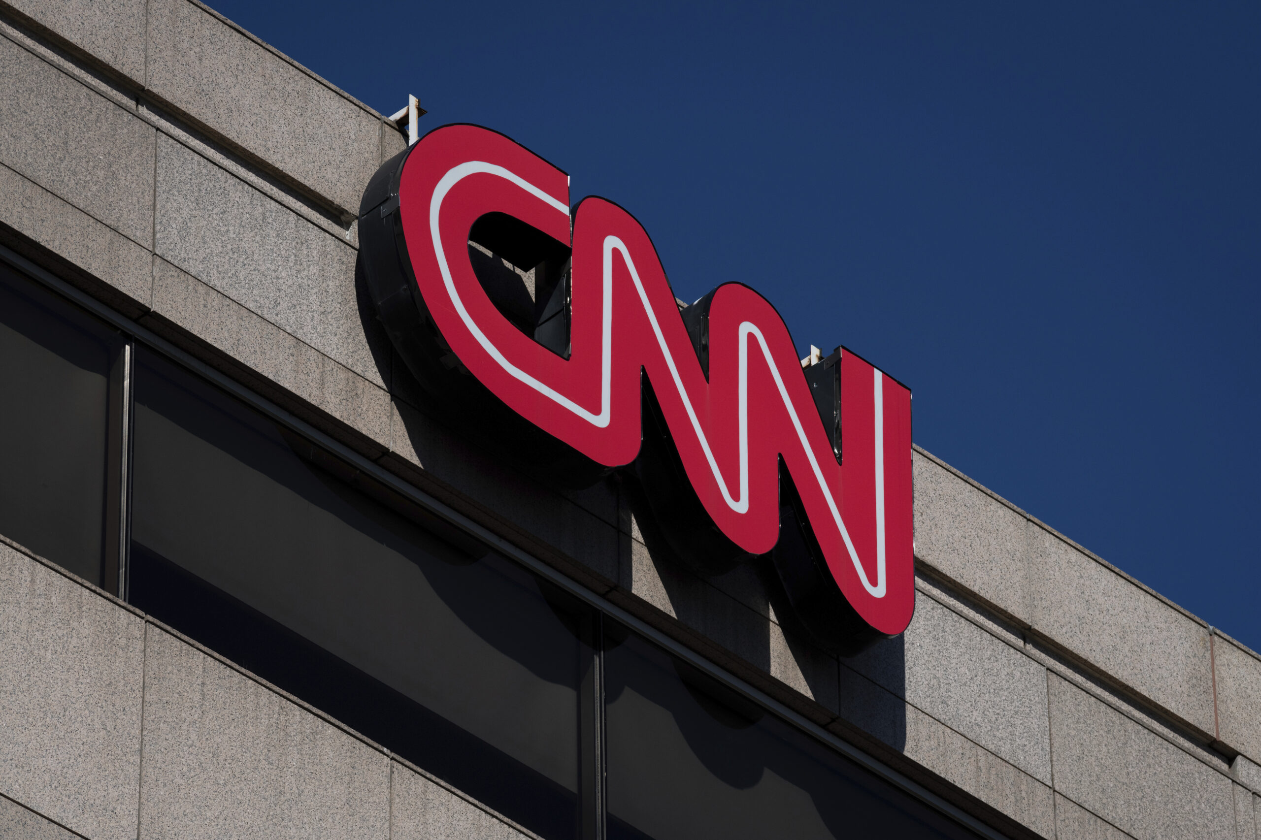 new-cnn-poll-over-half-of-americans-say-they-don-t-trust-any-political