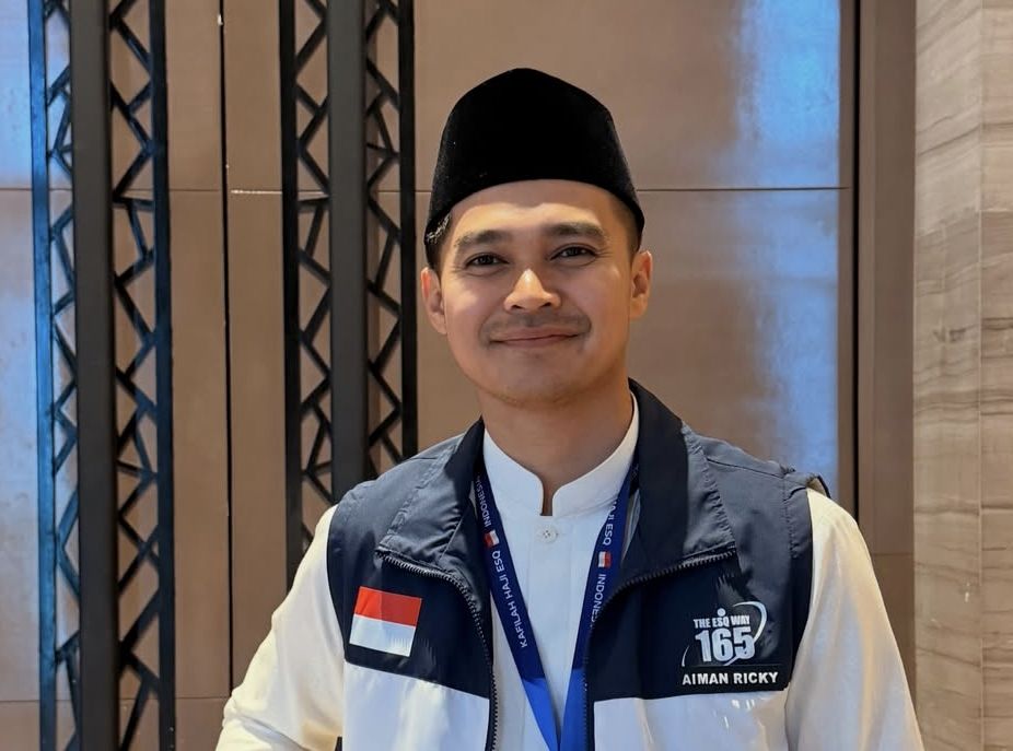 Suka duka Aiman Ricky jadi pendamping jemaah haji lansia, dijuluki best ...