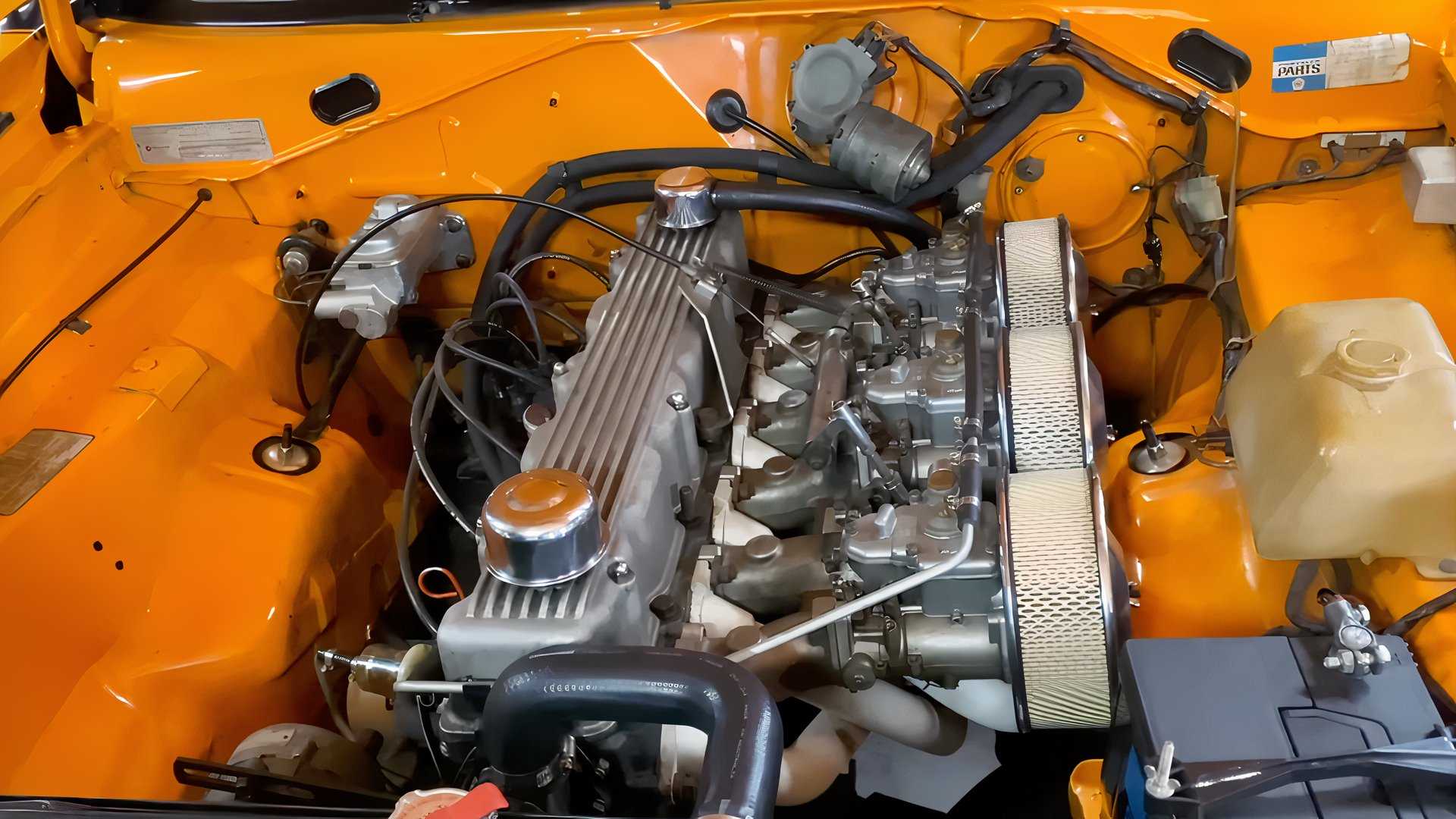 Engine of 1972 Chrysler VH Valiant Charger R/T E49