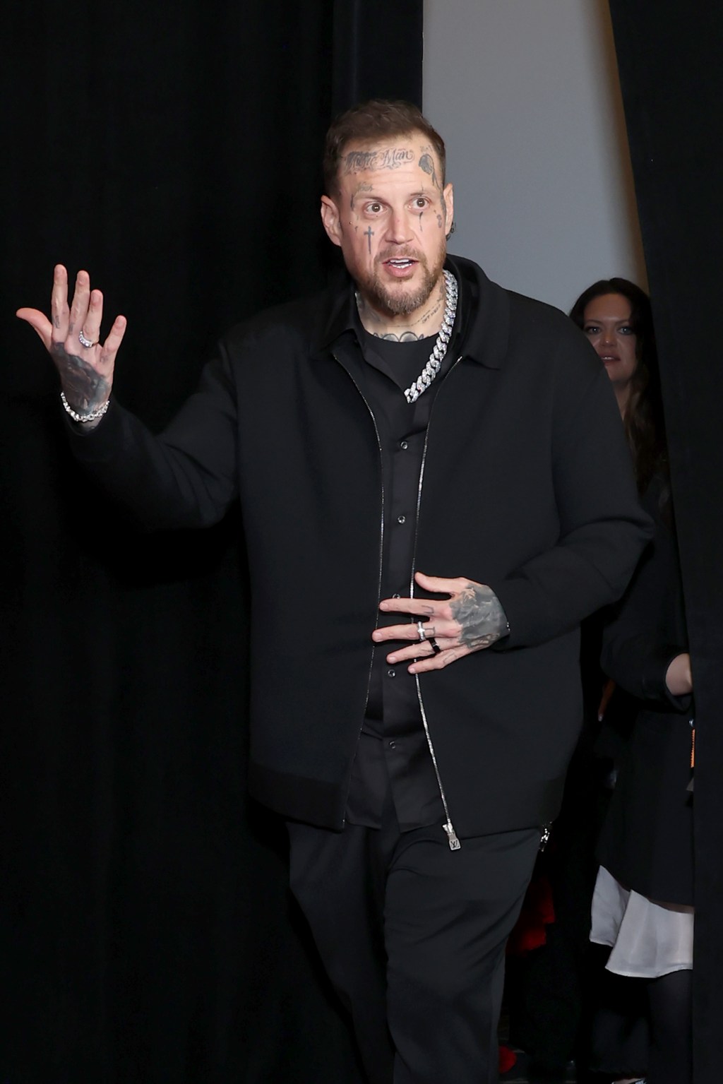 Jelly Roll embraces his single status with savage social media move ...