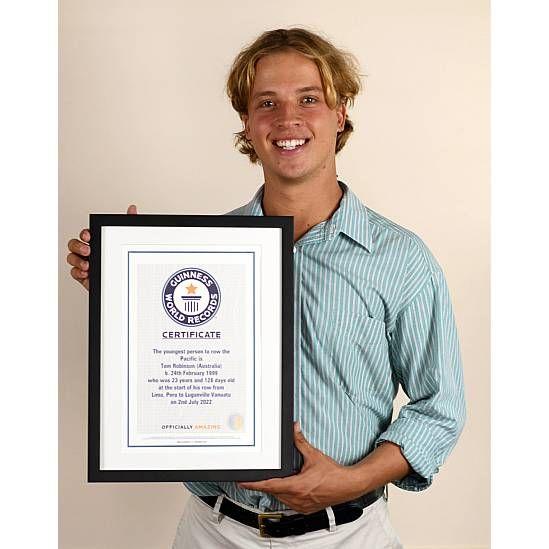 Robinson obtuvo el récord Guinness de la persona más joven en remar el Pacífico.