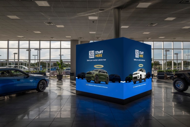 Carvana launches its first test drive center at a dealership, with more ...