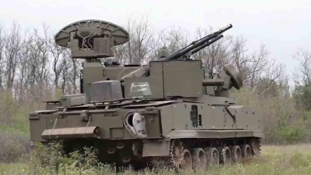Russia sends rare modernized Tunguska-M1 to reinforce air defense in ...