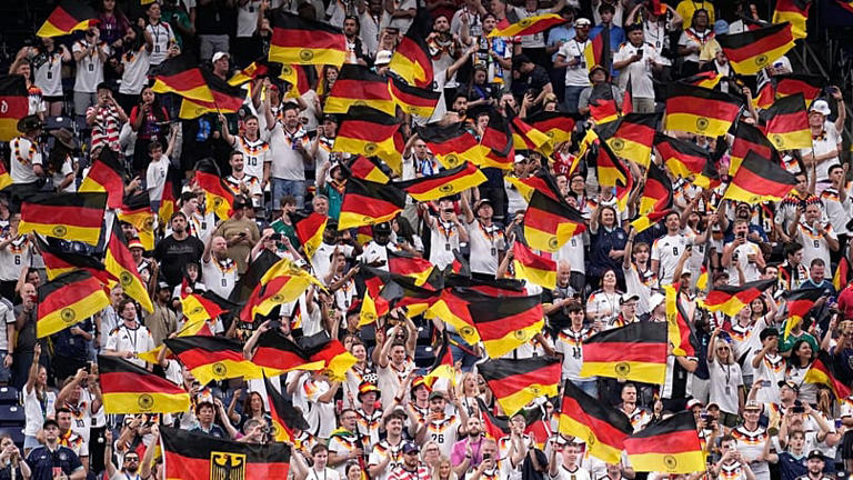 Fan-WM: Aus welcher Nation reisen die meisten Fussball-Liebhaber an?