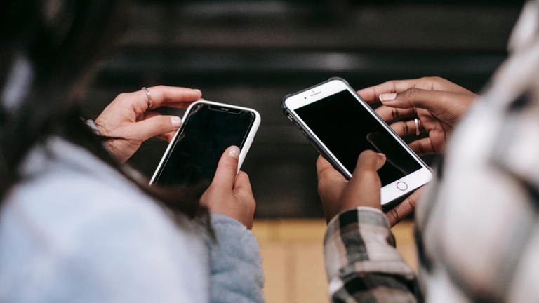 6 phone settings worth changing before you sell or trade in an old device