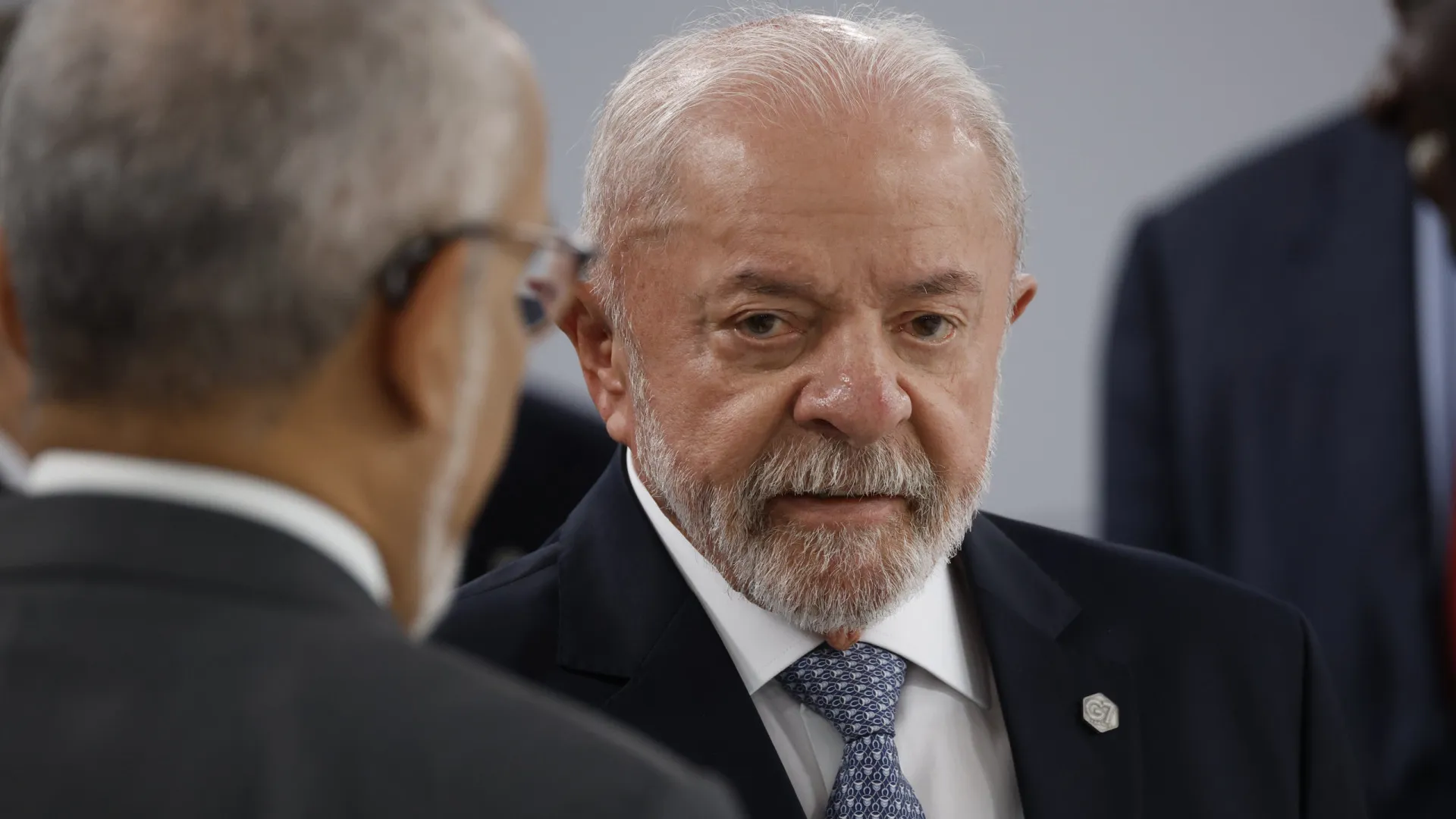 O Presidente brasileiro, Lula da Silva, disse que "nunca foi esquerdista" durante uma conversa, na França, com a diretora-geral do Fundo Monetário Internacional (FMI), Kristalina Georgieva, e com o chanceler alemão, Friedrich Merz.