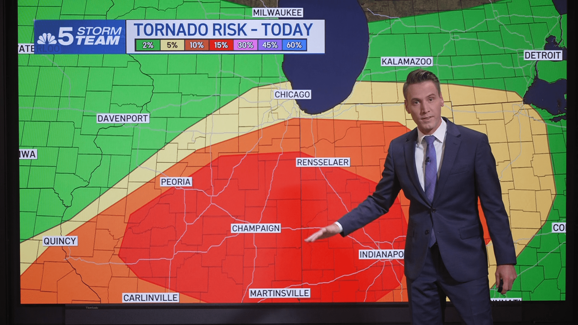 Severe weather threat appears to shift for Chicago area. Here's what's ...