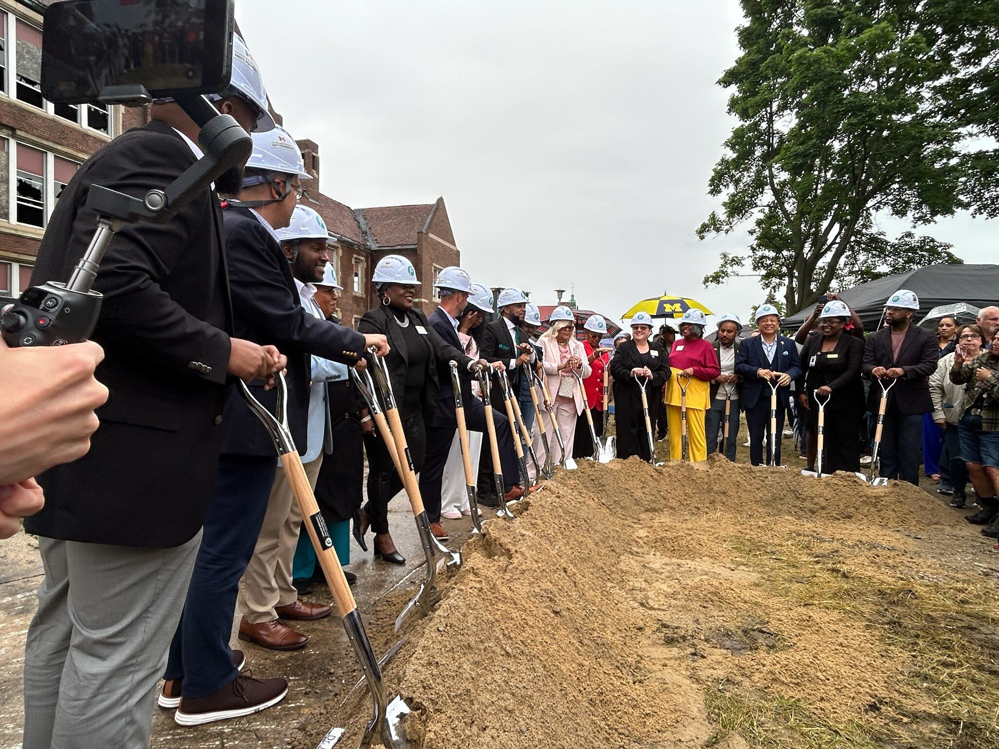 Flint Community Schools breaks ground on new high school