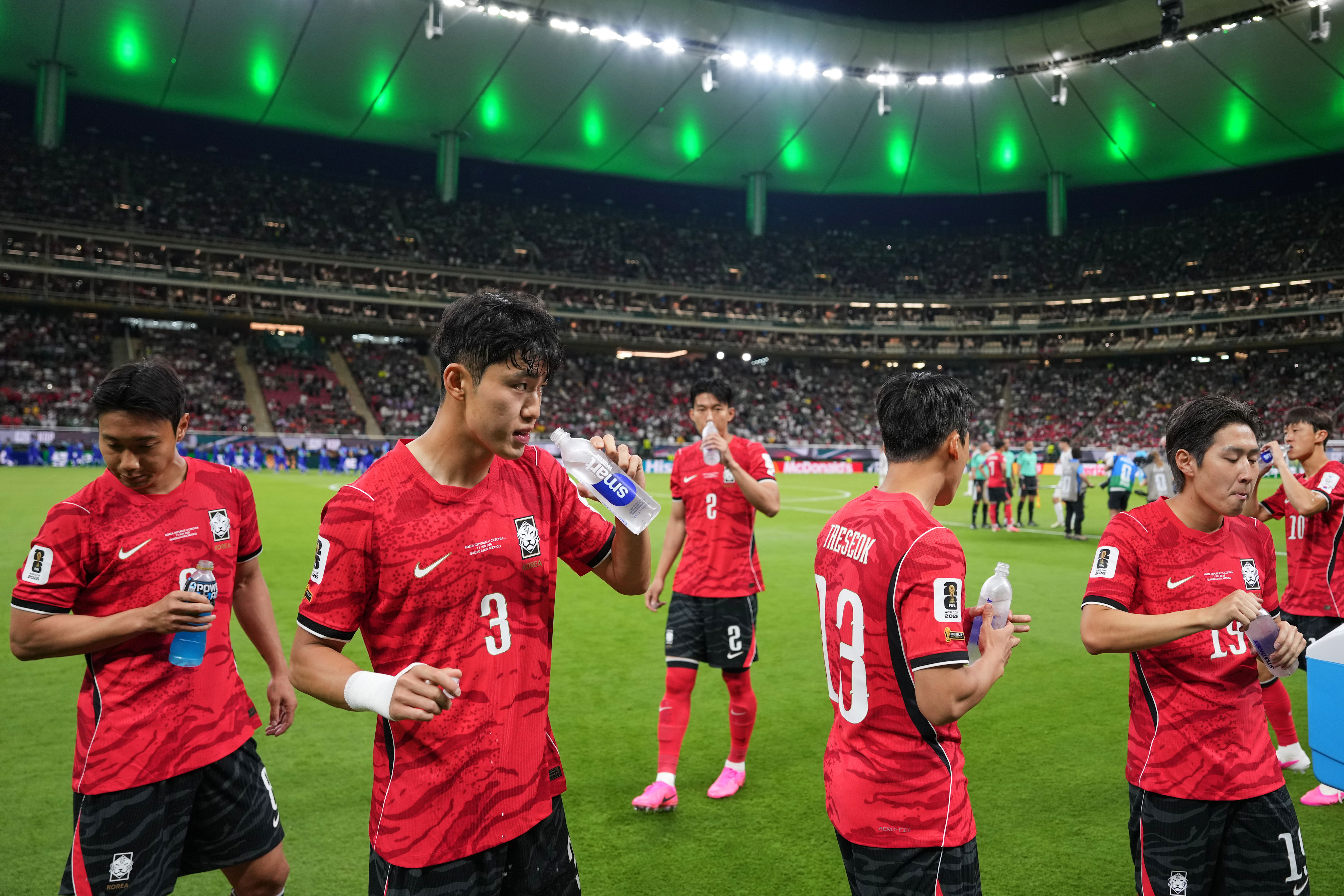 Los jugadores de Corea del Sur previo al partido contra la República Checa en el Mundial, el jueves 11 de junio de 2026, en Guadalajara, México. (AP Foto/Matías Delacroix)