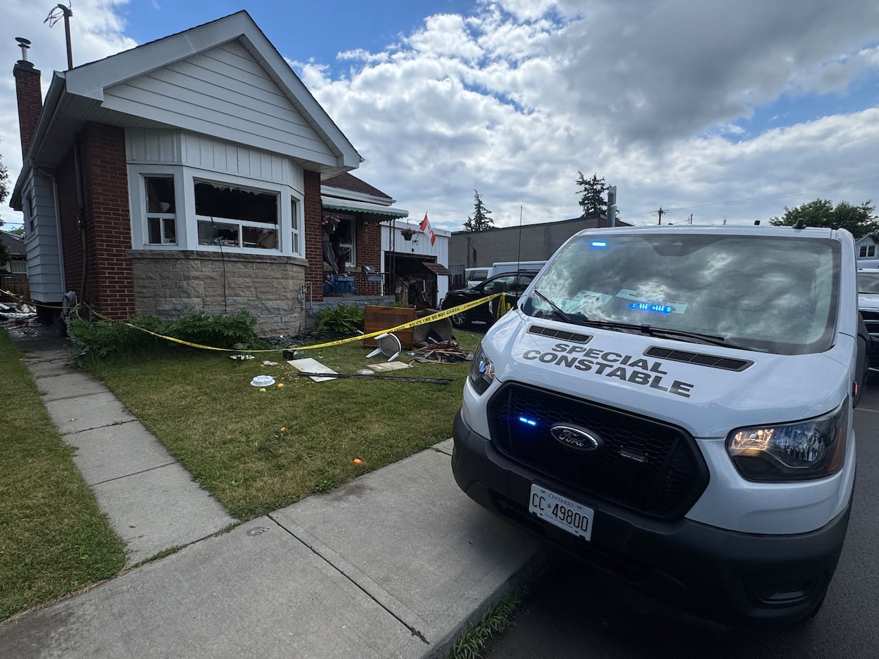 Hamilton city worker saved resident's life after running into burning ...