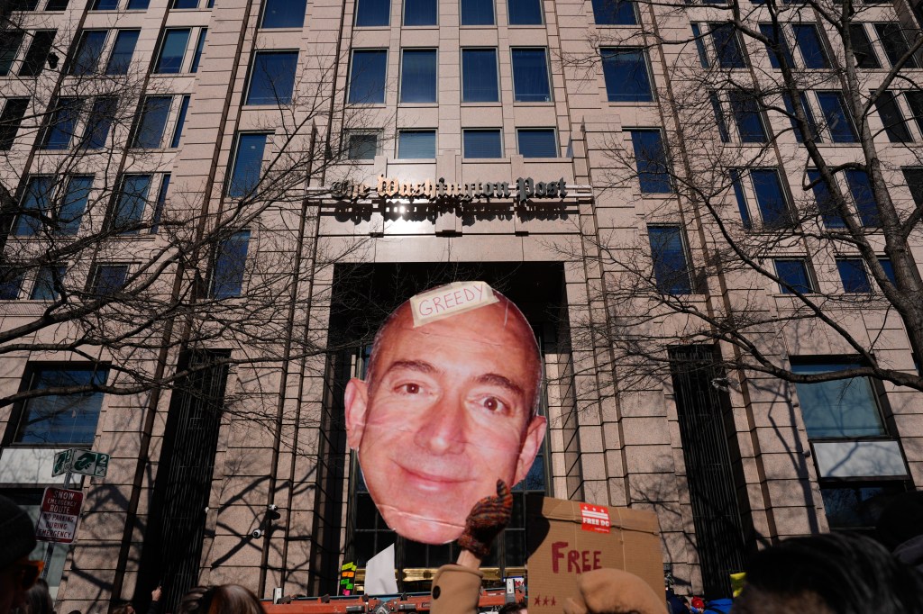 Jeff Bezos told Trump the Washington Post was his worst investment ...