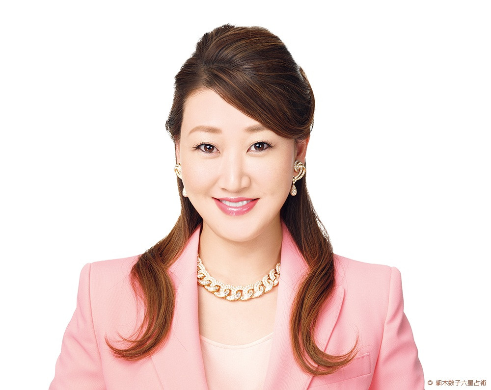 占術師・細木かおりが「上田と女が吠える夜」に出演、亡き母・細木数子への世間のイメージを「極悪人」と笑顔で語る