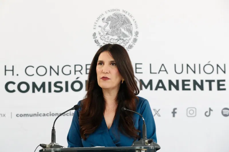 Kenia López Rabadán