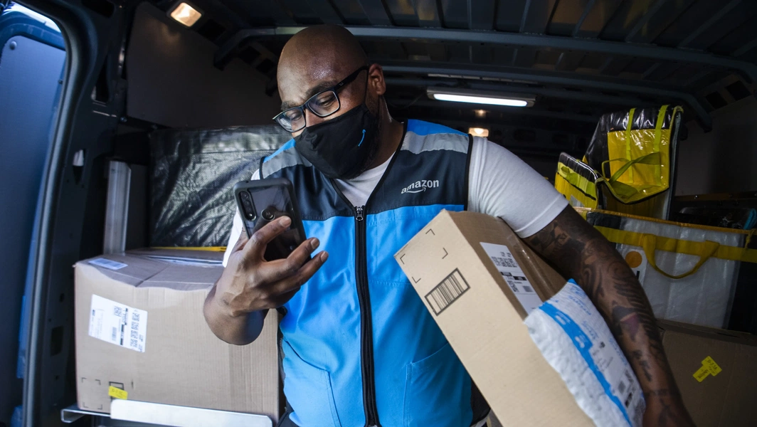 Amazon driver and resident in viral cat dispute